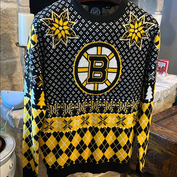 NHL Other - NHL Black and Yellow Boston Bruins Sweater